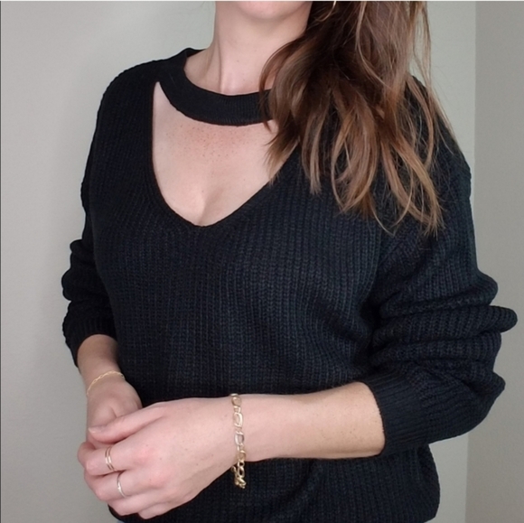 Soft black cutout sweater - Picture 1 of 6